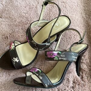 Brown Beverly Hill heels w/floral design.